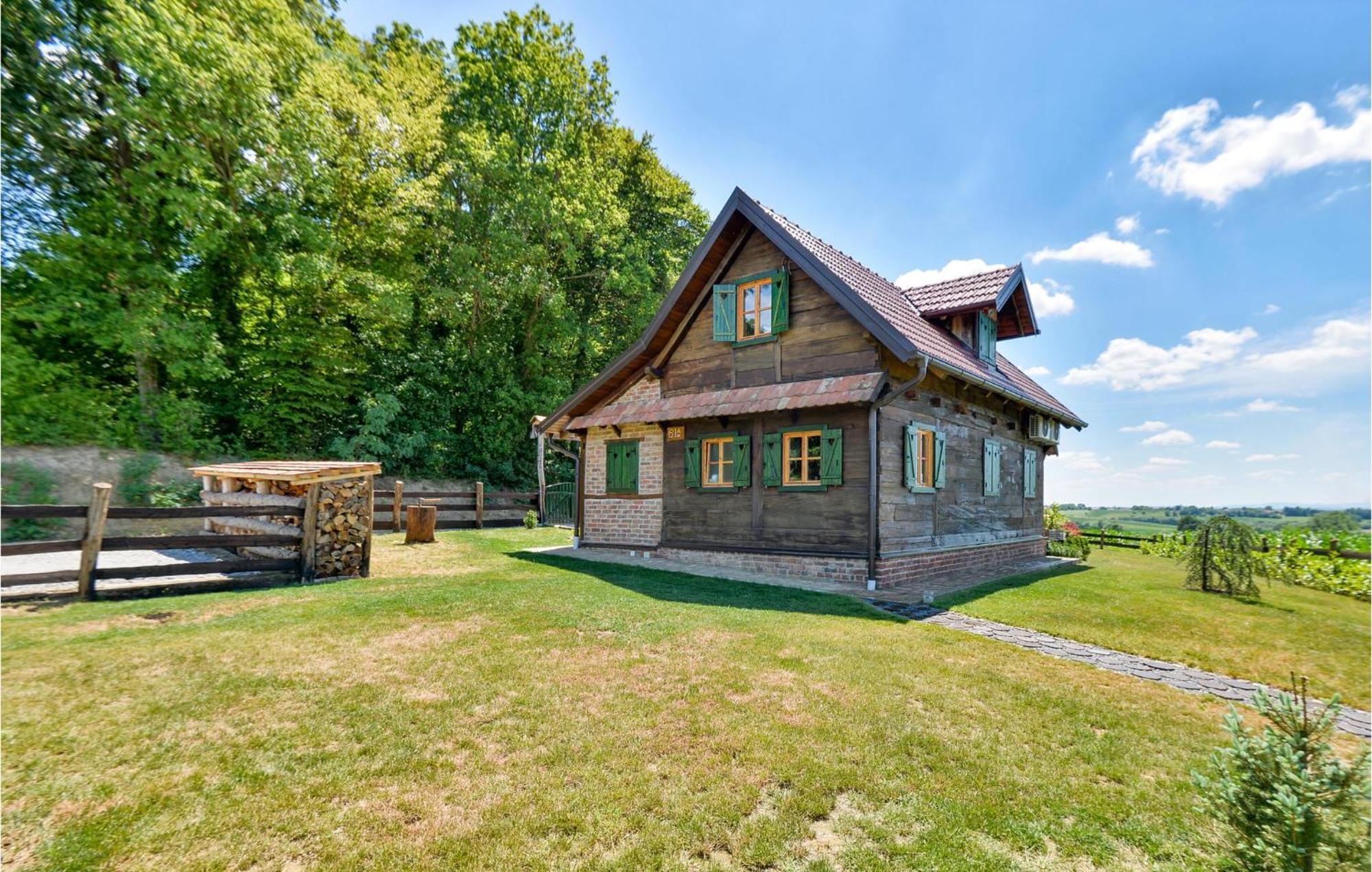 2 Bedroom Beautiful Home In Starcevljani エクステリア 写真